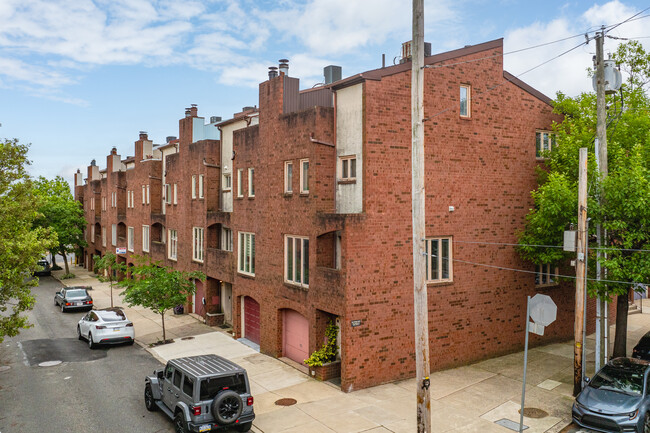 Court at Old Swede in Philadelphia, PA - Building Photo - Building Photo