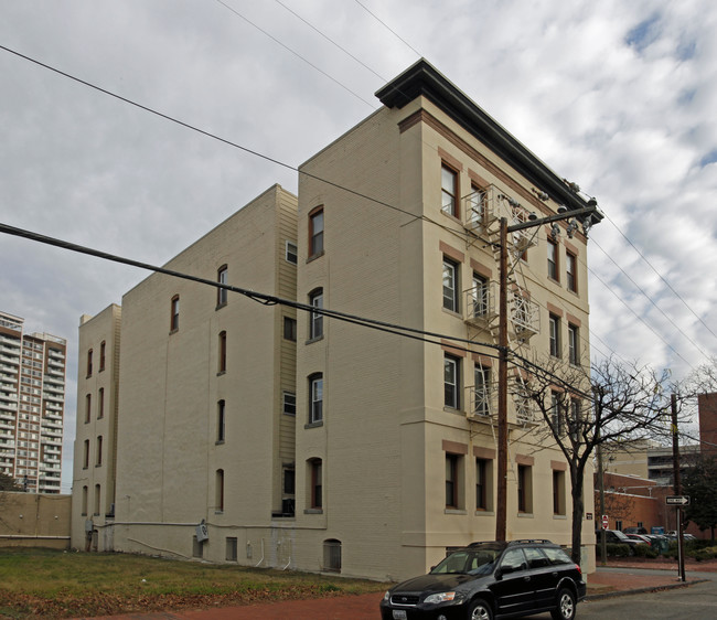 Naylor Arms in Norfolk, VA - Building Photo - Building Photo