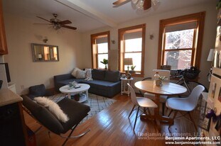 137 Charles St, Unit 1 in Boston, MA - Building Photo