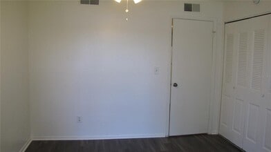 7238 E Bank Dr in Tampa, FL - Building Photo - Building Photo