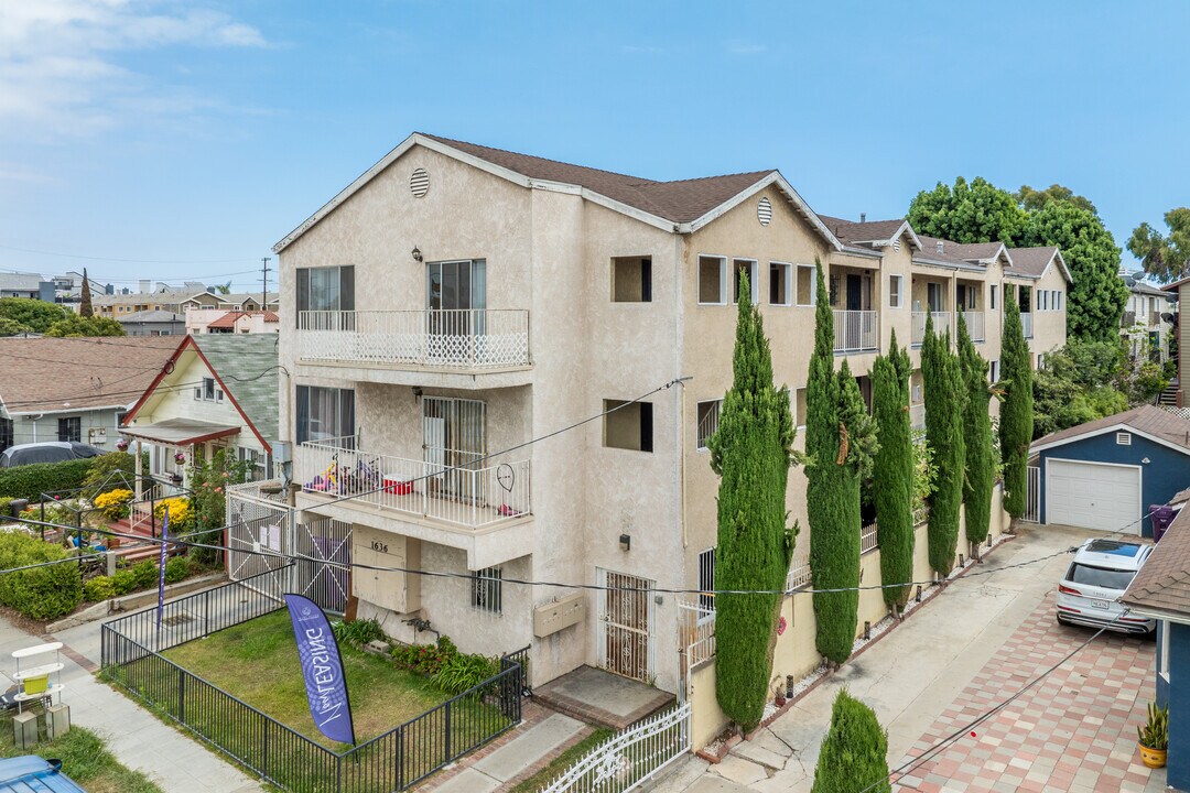 1636 E 6th St. in Long Beach, CA - Foto de edificio