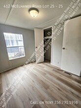 412 McElhaney Rd in Travelers Rest, SC - Building Photo - Building Photo