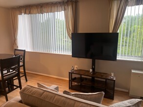 10500 Rockville Pike in Rockville, MD - Foto de edificio - Building Photo