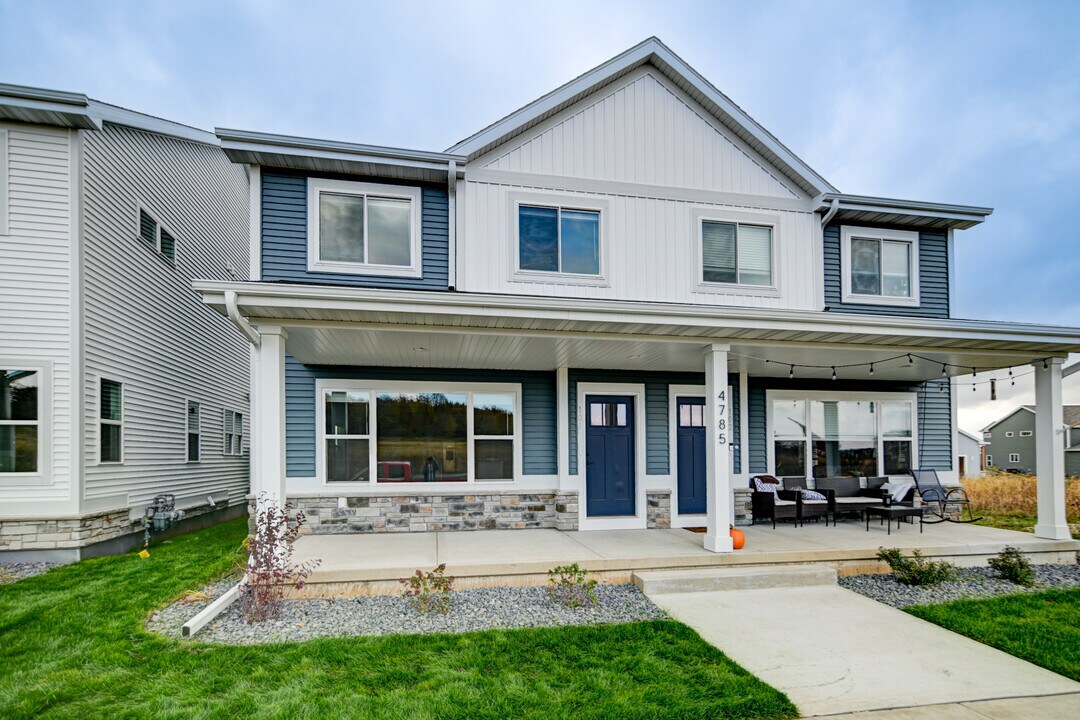 4783 Suelo Rd in Fitchburg, WI - Building Photo