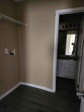 407 SE Chelsey Ln in Oak Grove, MO - Building Photo - Building Photo