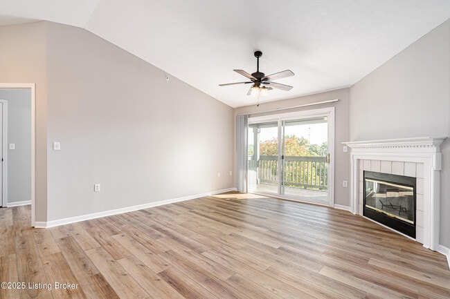 5307 Rolling Rock Ct in Louisville, KY - Building Photo - Building Photo