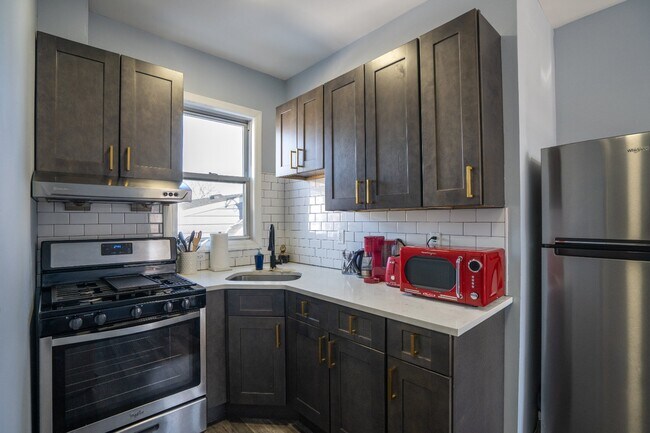 309 Westminster Pl in Lodi, NJ - Building Photo - Building Photo
