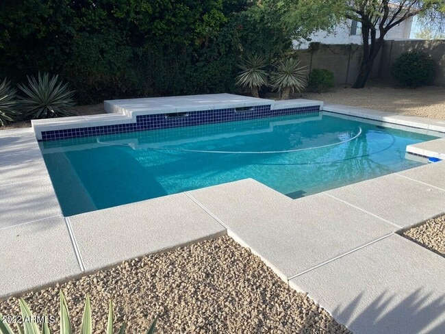 7637 E Calle De Las Brisas in Scottsdale, AZ - Building Photo - Building Photo