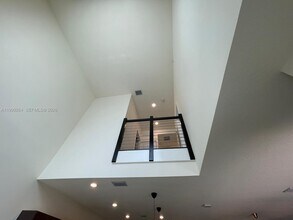 4700 NW 84th Ave in Doral, FL - Foto de edificio - Building Photo