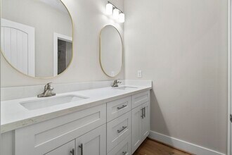 404 Forest Hill Blvd in Houston, TX - Building Photo - Building Photo