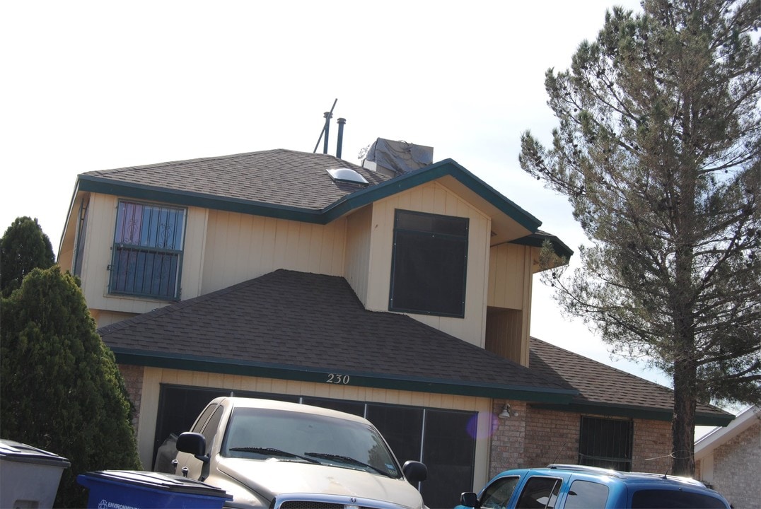 230 Cutlass Dr in El Paso, TX - Building Photo