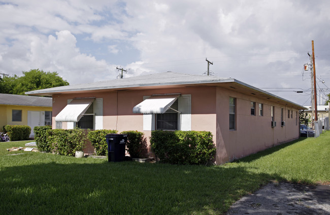 2040-2060 SW 66th Ave in Miami, FL - Building Photo - Building Photo