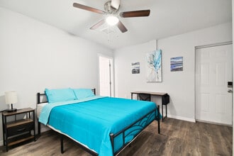 1051 Dogwood Dr in Dunedin, FL - Building Photo - Building Photo