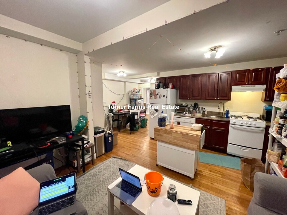 52 Fenway, Unit B1 in Boston, MA - Building Photo