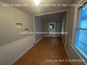 6924 Hosmer Ave in Cleveland, OH - Foto de edificio - Building Photo