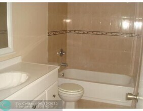 3920 Woodside Dr in Coral Springs, FL - Building Photo - Building Photo