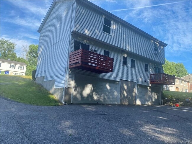 53 Stonewall Ln in Waterbury, CT - Building Photo - Building Photo