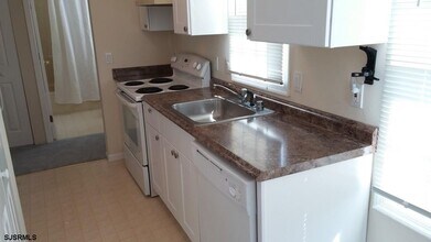 12 Galleon Ct in Atlantic City, NJ - Building Photo - Building Photo
