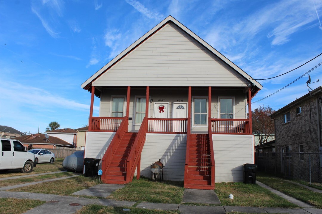 6085 Wilton Dr-Unit -6085 in New Orleans, LA - Foto de edificio