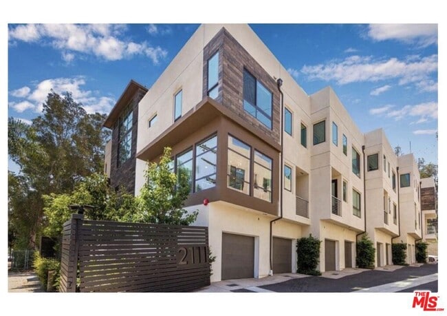 property at 2111 N Cahuenga Blvd
