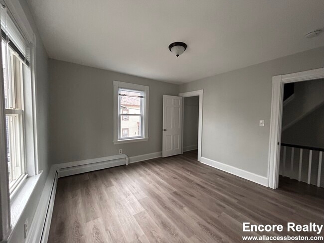 6 Swetts Ct in Watertown, MA - Building Photo - Building Photo