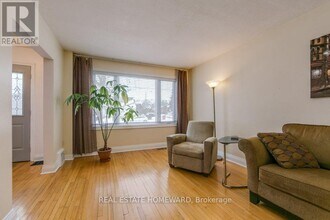 87 Ashbourne Dr in Toronto, ON - Building Photo - Building Photo