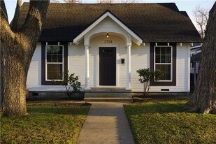 2704 Herring Ave in Waco, TX - Building Photo