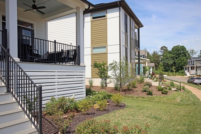 424 Lochlyn Hill Dr in Charlottesville, VA - Building Photo - Building Photo