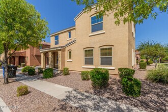 2261 S Ponderosa Dr in Gilbert, AZ - Building Photo - Building Photo