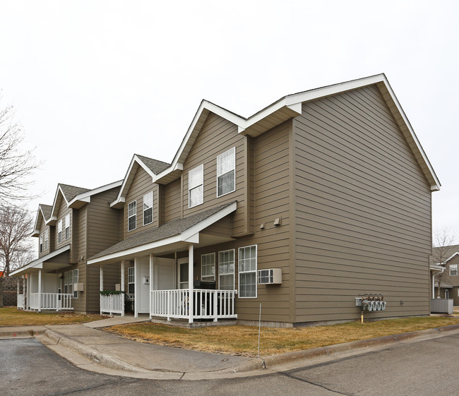 7th Street Townhomes in Monticello, MN - Foto de edificio - Building Photo