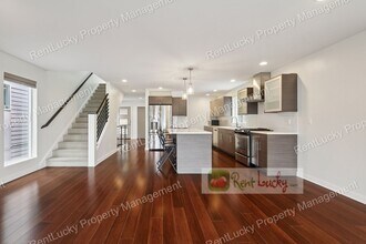 5927 19th Ave S in Seattle, WA - Building Photo - Building Photo