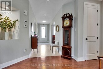 321 Trestle St in Ottawa, ON - Building Photo - Building Photo