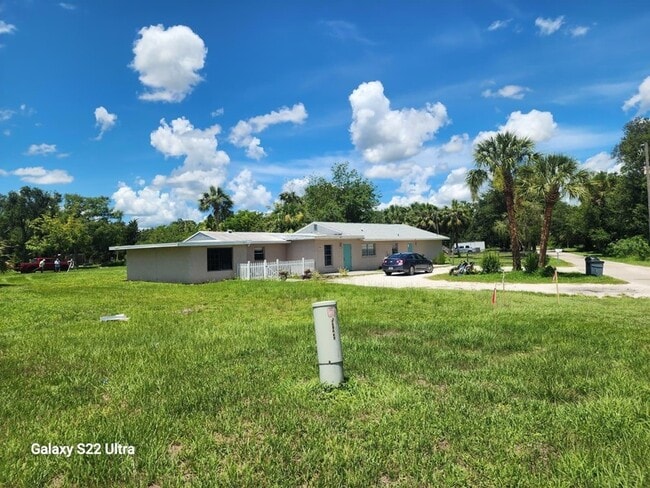 property at 1821 Los Pinos Rd