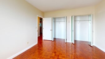 31 Hylan Blvd in Staten Island, NY - Building Photo