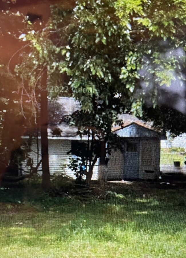 property at 409 E Woodside St
