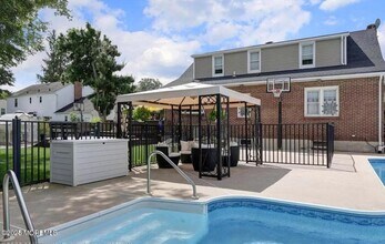 1597 N Bay Ave in Toms River, NJ - Building Photo - Building Photo