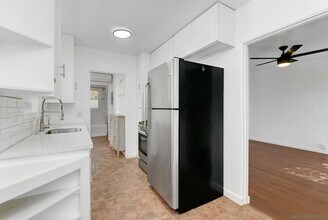 3076 Juniper St in San Diego, CA - Foto de edificio - Building Photo