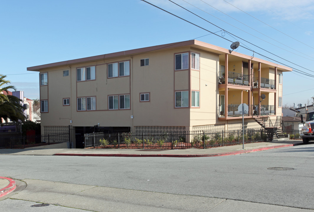 Linden Manor in San Bruno, CA - Building Photo