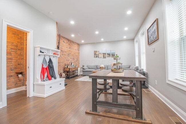 74 1/2 N Ohio Ave in Columbus, OH - Building Photo - Building Photo