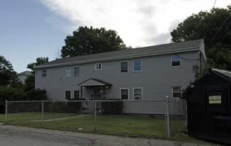 6 Market St in Webster, MA - Building Photo