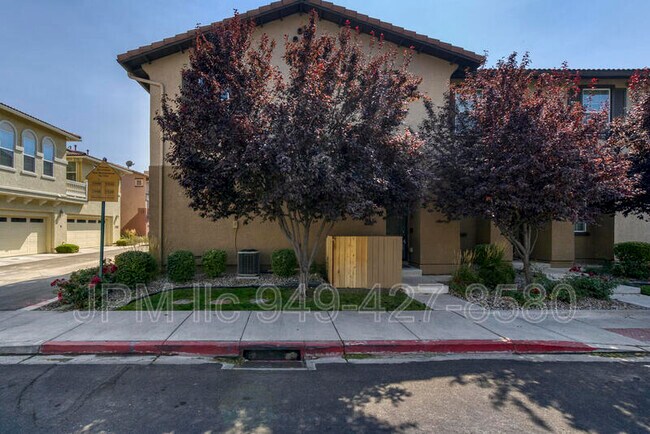 1928 Wind Ranch Rd in Reno, NV - Building Photo - Building Photo