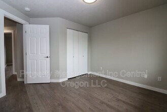 1472 NE Whisper Ridge Dr in Bend, OR - Building Photo - Building Photo