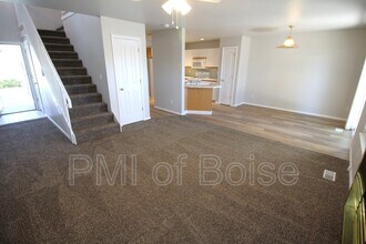 5801 N Cobbler Ln in Boise, ID - Building Photo - Building Photo