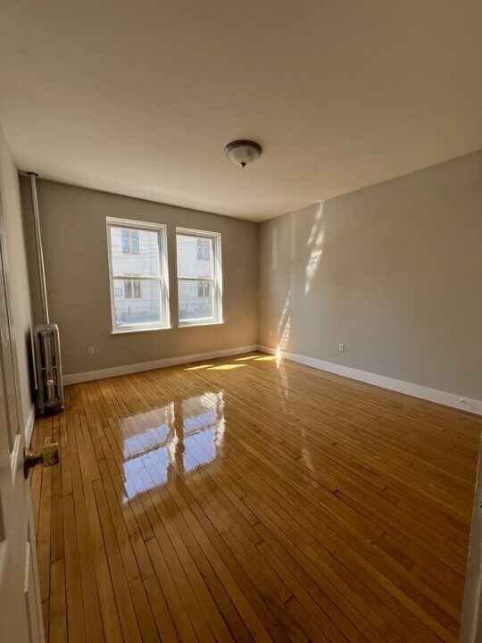 11 Farrington Ave, Unit 1 in Boston, MA - Building Photo