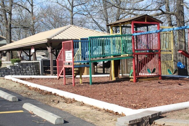 239 Notch Ln in Branson West, MO - Building Photo - Building Photo