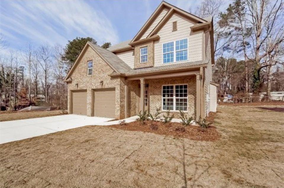 3894 Dunaire Dr in Stone Mountain, GA - Building Photo