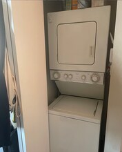 409 Swift St in Victoria, BC - Building Photo - Building Photo