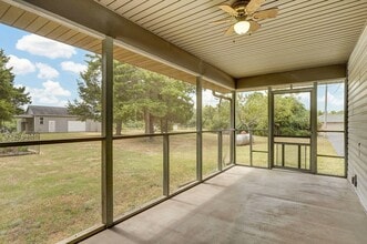 3740 W Farm Rd 106 in Springfield, MO - Building Photo - Building Photo