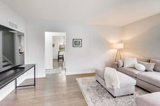 408 S Maple St in Itasca, IL - Building Photo - Building Photo