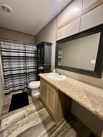 931 Thicket Trail in Granbury, TX - Foto de edificio - Building Photo